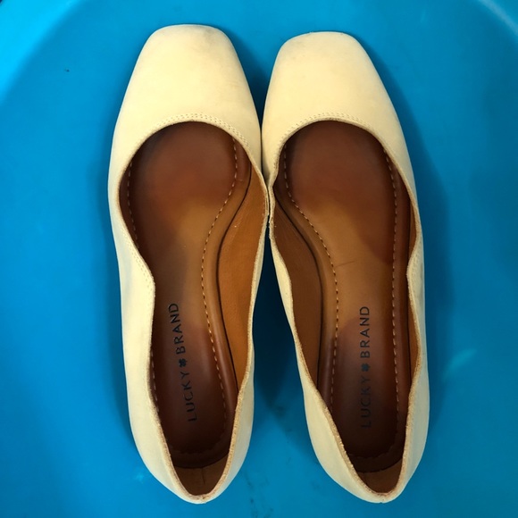 Scalloped Shoe - Picture 2 of 5